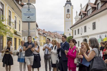 Kamniško mestno središče z novim utripom – sprehod z županom po pop-up izložbah in obisk novih podjetnikov  (34)